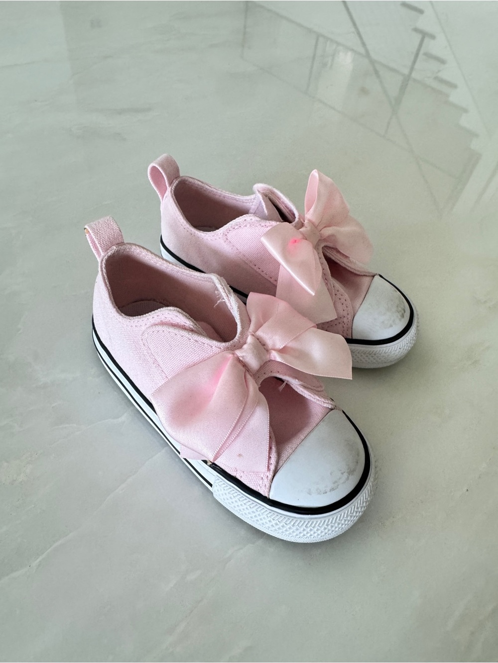 Toddler Converse Pink Bow Slip-On Sneakers